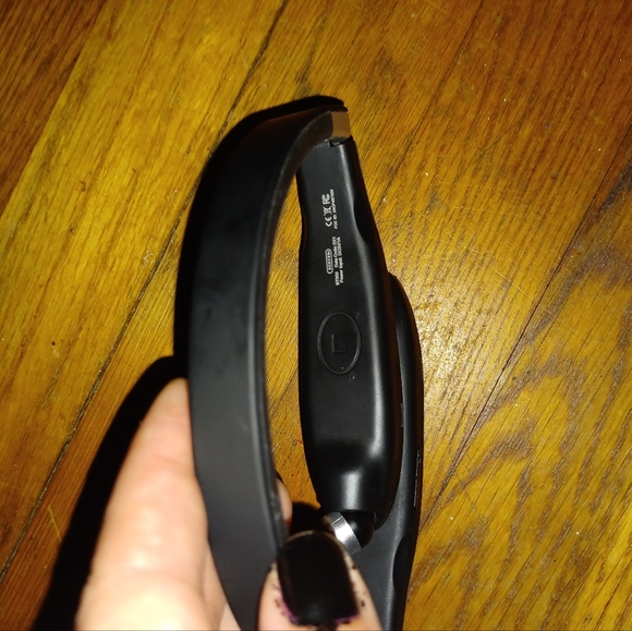 Wireless Bluetooth headphones - Picture 2 of 3